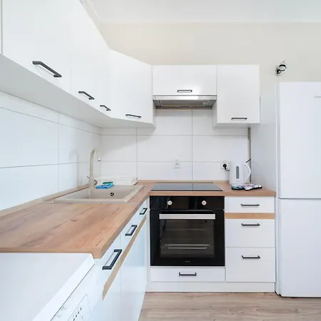 Pogonowskiego 2-bedroom By Bookinghost