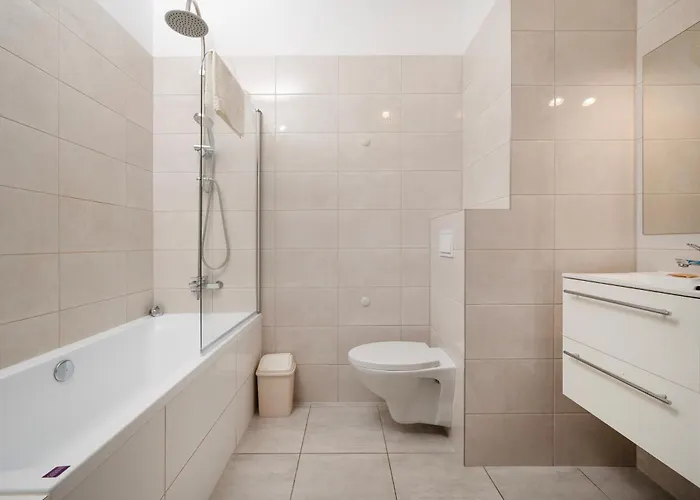 Pogonowskiego 2-bedroom By Bookinghost *