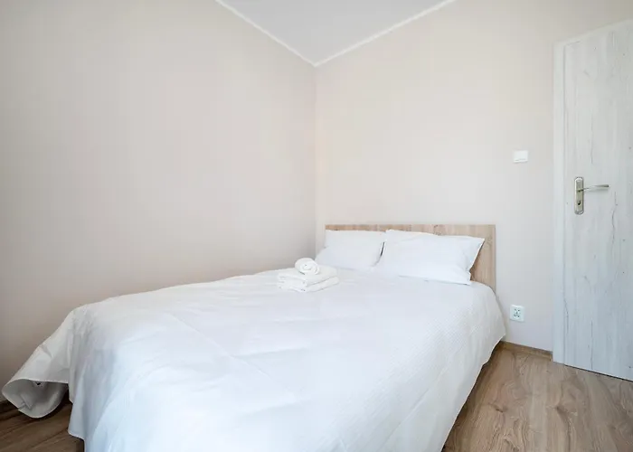 Pogonowskiego 2-bedroom By Bookinghost Lejlighed